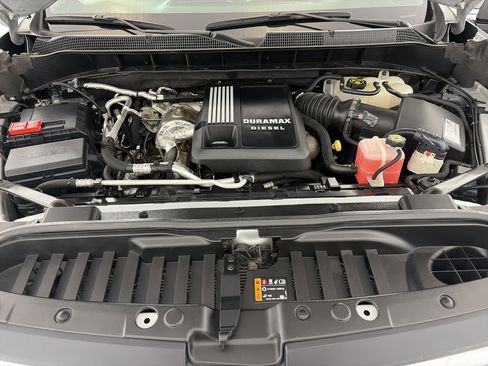 Used 2021 Chevrolet Silverado 1500 LTZ w/ LTZ Premium Package AWD/4WD image 11