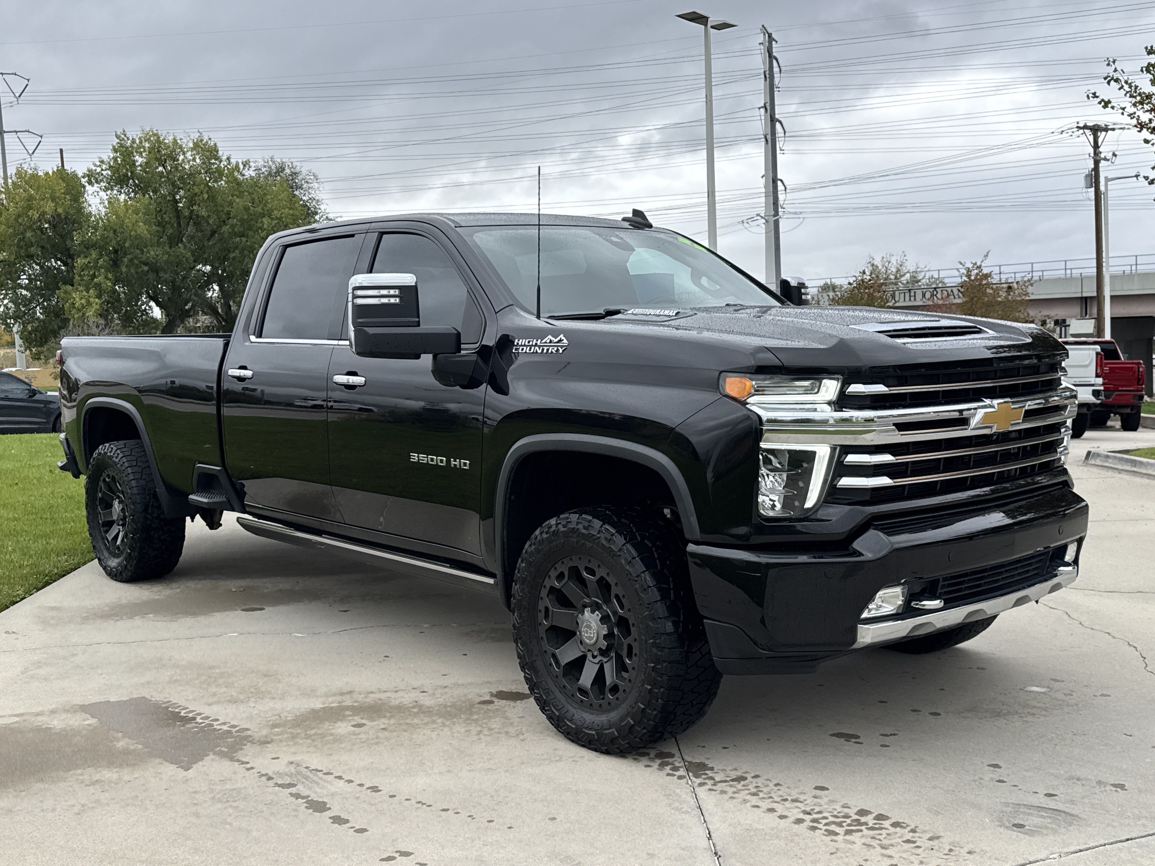 Used 2022 Chevrolet Silverado 3500 High Country w/ Technology Package AWD/4WD image 7