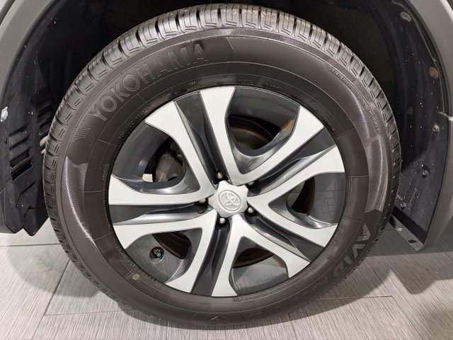 Used 2018 Toyota RAV4 LE w/ All Weather Liner Package AWD/4WD image 22