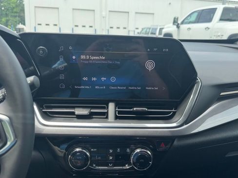 New 2026 Chevrolet Trax ACTIV w/ Sunroof Package FWD image 16