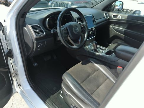 Used 2020 Jeep Grand Cherokee Altitude image 11
