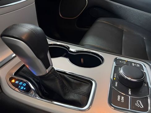 Used 2018 Jeep Grand Cherokee Summit AWD/4WD image 30