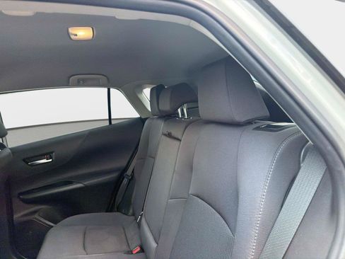 Used 2021 Toyota Venza LE AWD/4WD image 16