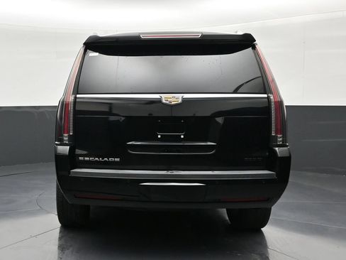 Used 2020 Cadillac Escalade 2WD image 4
