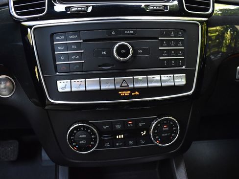 Used 2019 Mercedes-Benz GLS 550 4MATIC w/ Driver Assistance Package image 35