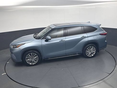 Used 2022 Toyota Highlander Platinum AWD/4WD image 19