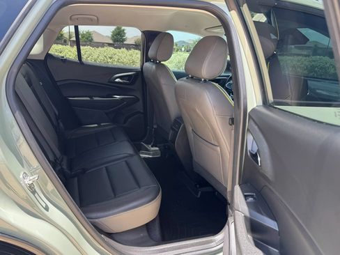 Used 2025 Chevrolet Trax ACTIV w/ Driver Confidence Package FWD image 38