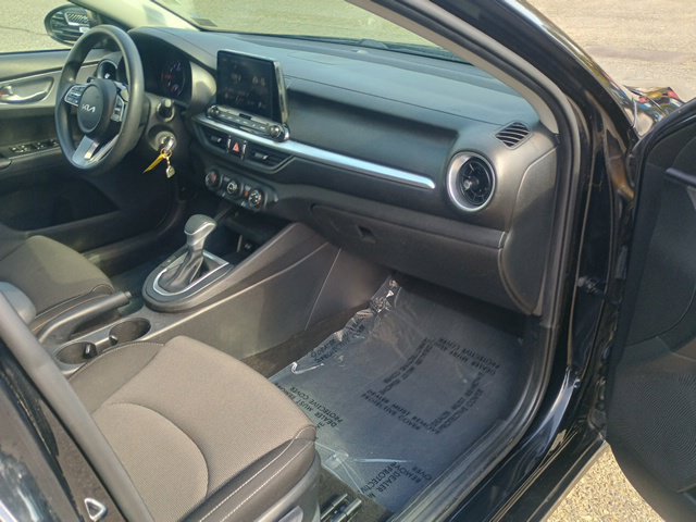 Used 2023 Kia Forte LXS w/ LXS Technology Package FWD image 14