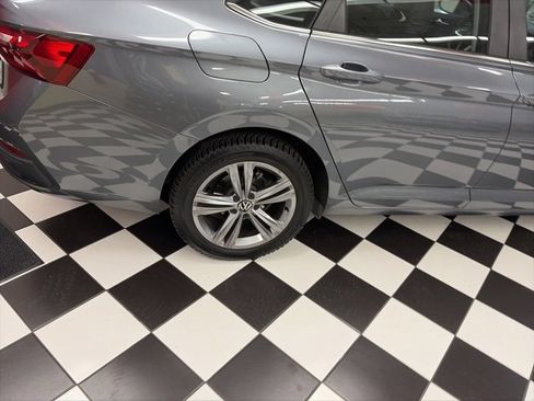 Certified 2024 Volkswagen Jetta SE w/ Panoramic Sunroof Package image 11