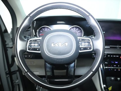 Used 2024 Kia Carnival EX FWD image 23