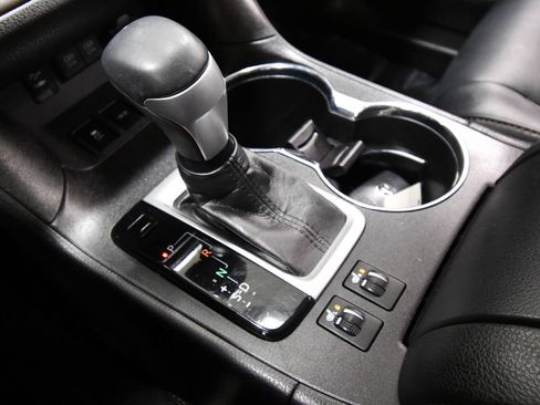 Used 2018 Toyota Highlander XLE image 30