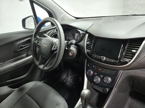 Used 2020 Chevrolet Trax LT FWD image 49