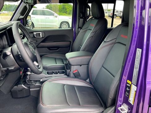 Used 2026 Jeep Wrangler Unlimited Rubicon AWD/4WD image 18