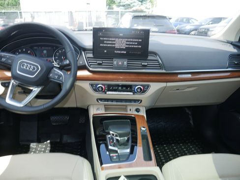 Used 2023 Audi Q5 2.0T Premium w/ Convenience Package AWD/4WD image 29