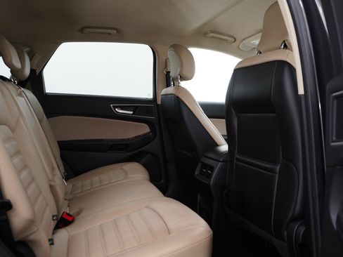 Used 2018 Ford Edge SEL w/ Equipment Group 201A AWD/4WD image 13