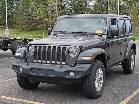 Used 2023 Jeep Wrangler Unlimited Sport AWD/4WD image 3