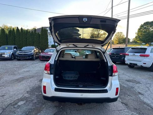 Used 2012 Subaru Outback 2.5i Limited w/ Moonroof Pkg AWD/4WD image 14