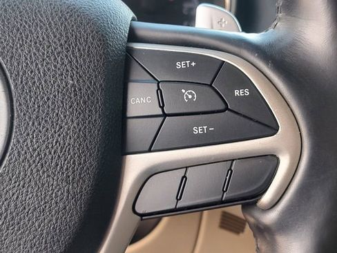 Used 2017 Jeep Grand Cherokee Limited w/ Luxury Group II AWD/4WD image 21