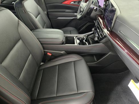 New 2026 Chevrolet Traverse Z71 w/ Driver Confidence Package AWD/4WD image 15