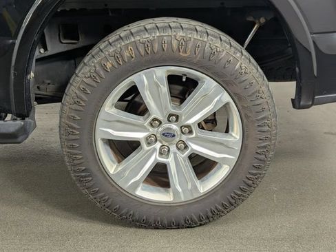 Used 2017 Ford F150 Platinum w/ Equipment Group 701A Luxury AWD/4WD image 12