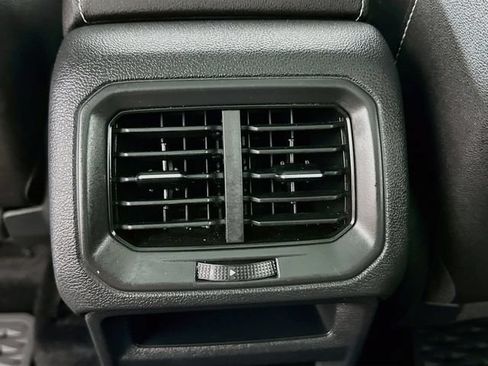 Certified 2023 Volkswagen Taos SE w/ Panoramic Sunroof Package AWD/4WD image 25
