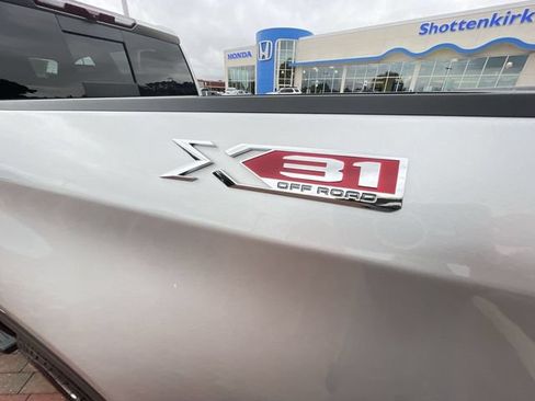 Used 2020 GMC Sierra 1500 SLT w/ SLT Premium Plus Package AWD/4WD image 32