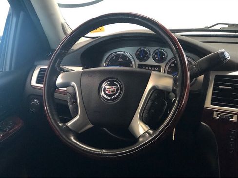 Used 2011 Cadillac Escalade ESV Premium AWD/4WD image 16