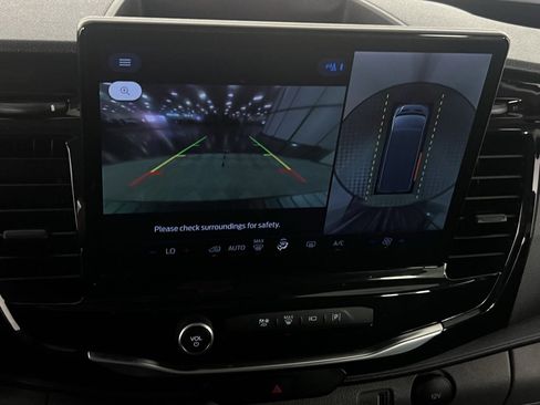 Used 2023 Ford Transit 350 XLT image 17