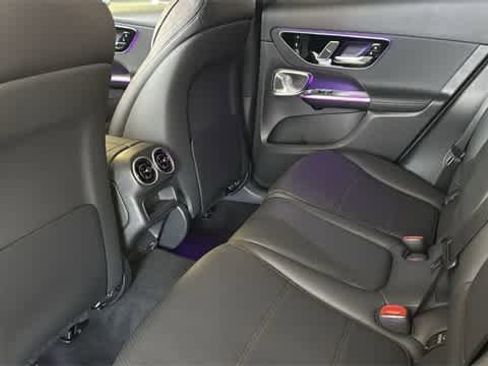 Used 2025 Mercedes-Benz GLC 300 4MATIC image 34
