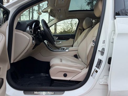 Used 2017 Mercedes-Benz GLC 300 4MATIC image 18