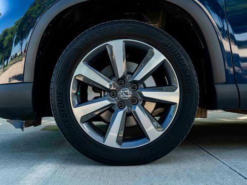 Used 2024 Honda Pilot Touring image 14
