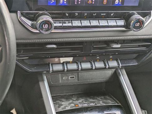 Used 2023 Chevrolet Colorado LT w/ LT Convenience Package II image 20