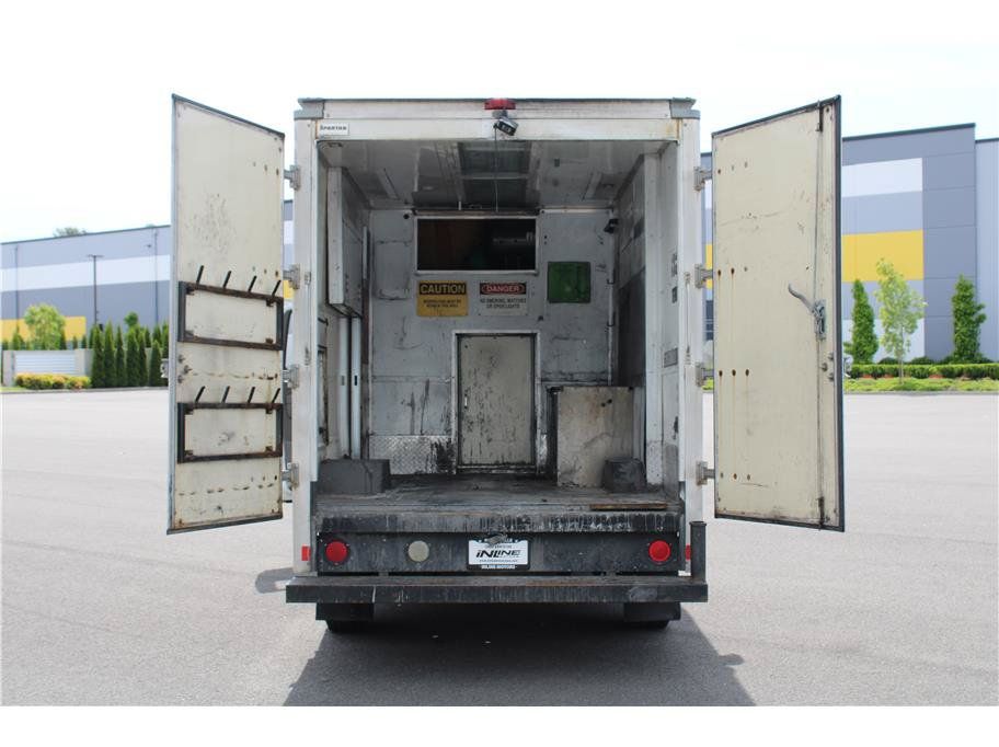 Used 2015 Chevrolet Express 3500 RWD image 11