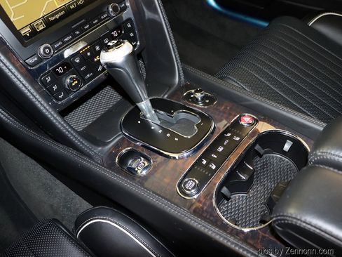 Used 2018 Bentley Flying Spur V8 image 27