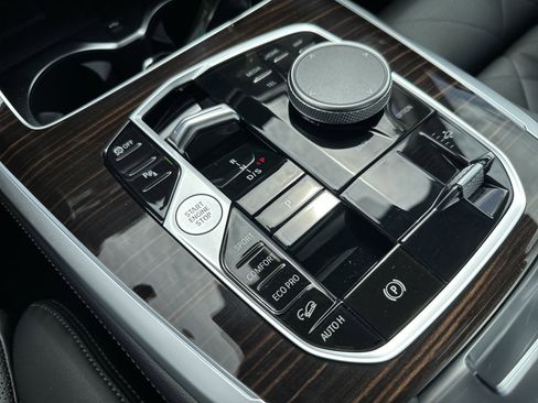 Certified 2025 BMW X7 xDrive40i w/ Premium Package image 29