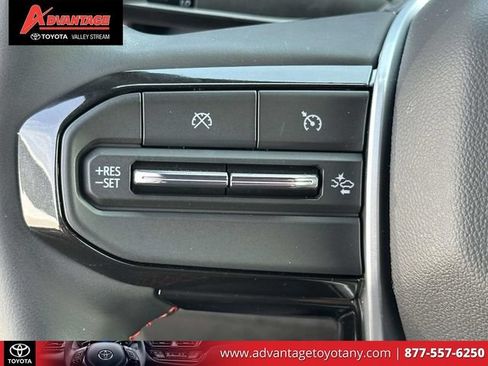 Used 2024 Chevrolet Colorado Z71 w/ Z71 Convenience Package 2 AWD/4WD image 25