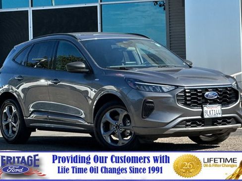 Used 2024 Ford Escape ST-Line AWD/4WD image 2