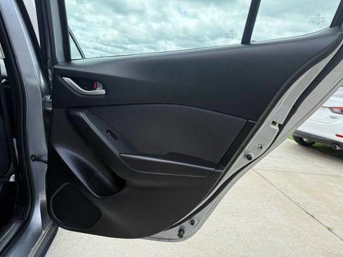 Used 2014 MAZDA MAZDA3 i Touring image 13