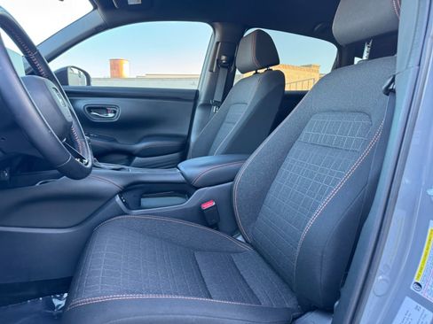 Used 2025 Honda HR-V Sport image 16