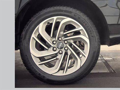Used 2025 Lincoln Navigator Reserve AWD/4WD image 10