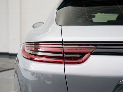 Used 2018 Porsche Panamera 4S image 10