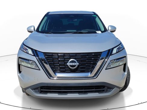 Used 2023 Nissan Rogue SV FWD image 2