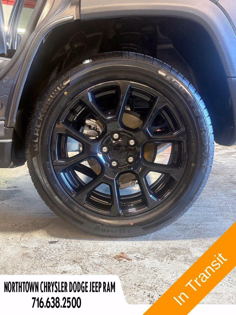 Used 2023 Jeep Compass Latitude w/ Convenience Group AWD/4WD image 26