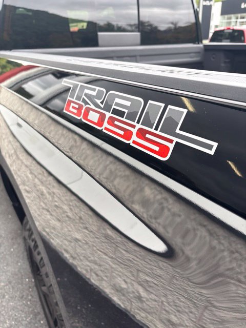 Used 2020 Chevrolet Silverado 1500 LT Trail Boss AWD/4WD image 15