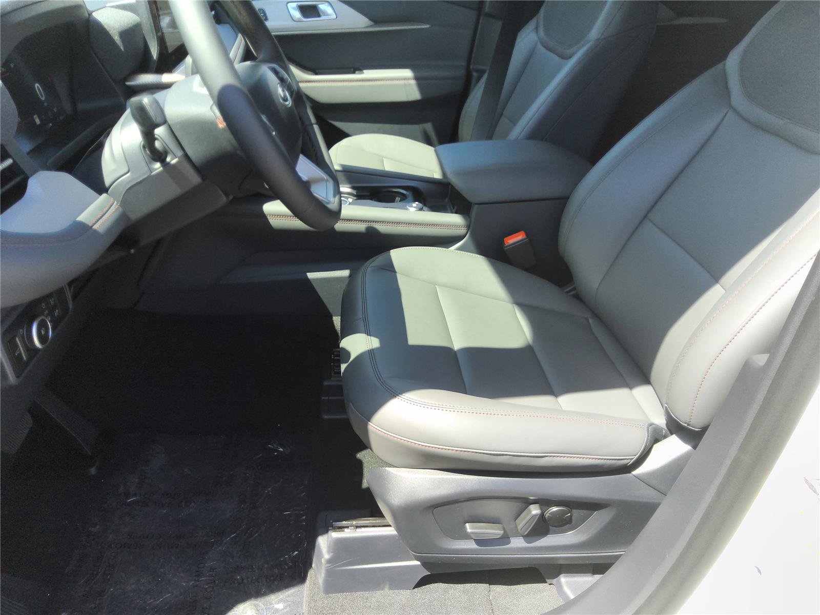 New 2026 Ford Explorer Active w/ Active Comfort Package RWD image 12