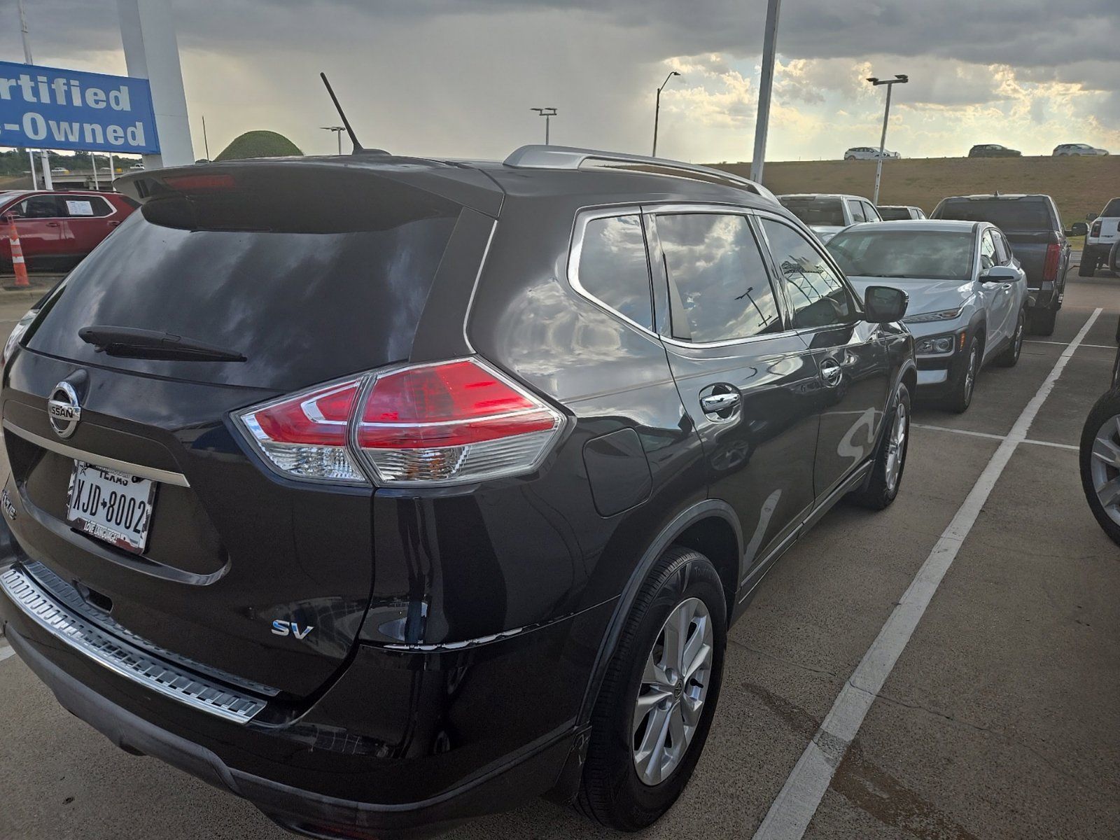 Used 2016 Nissan Rogue SV FWD image 4