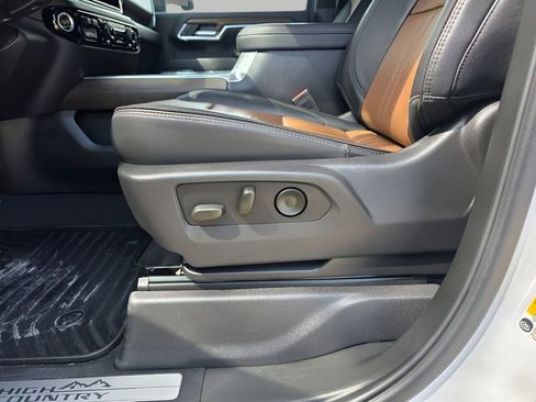 Used 2024 Chevrolet Silverado 2500 High Country image 24