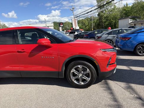 Used 2023 Chevrolet Blazer LT AWD/4WD image 2