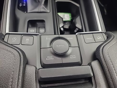 Used 2025 Toyota Grand Highlander AWD image 40