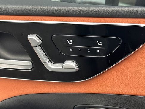 Used 2022 Mercedes-Benz C 300 Sedan w/ Exclusive Trim Package image 8